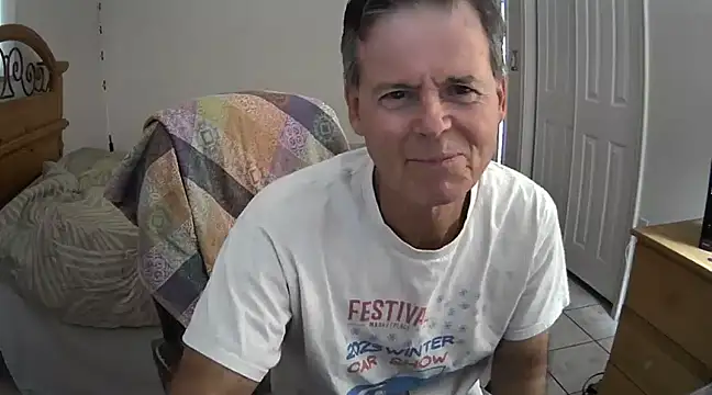 nakeedcowboi65 online show from 01/01/25, 01:59