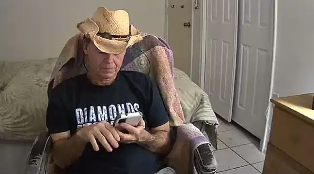 nakeedcowboi65 online show from 01/15/25, 10:24