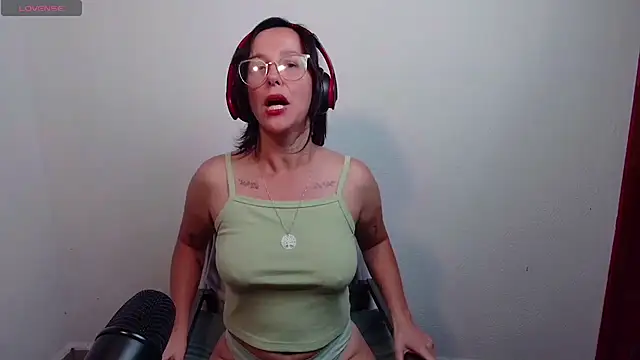mahina84 online show from 07/26/26, 11:11