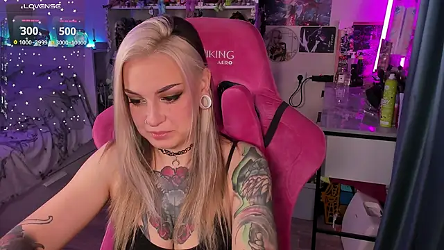 ChloeKohaku online show from 10/19/25, 04:02