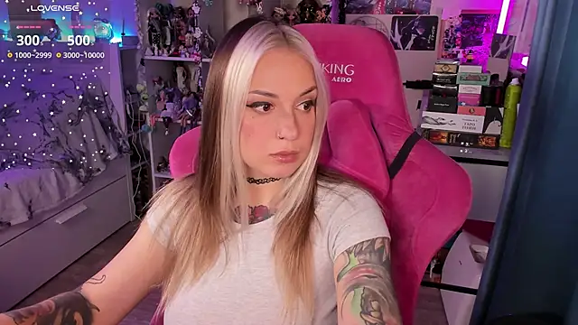 ChloeKohaku online show from 10/22/25, 10:59