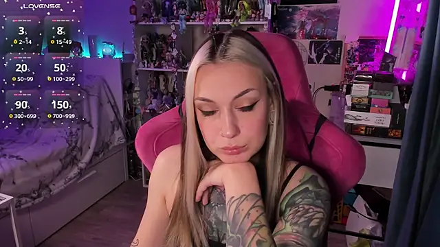 ChloeKohaku online show from 11/25/25, 03:17