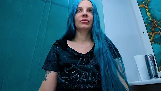 Snapshot of JuliaBusty chatting on 12/14/25, 04:29 JuliaBusty online show from 12/14/25, 04:29