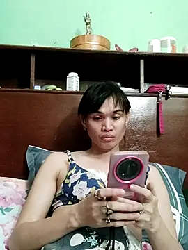 QueenSoreal online show from 05/12/26, 01:41
