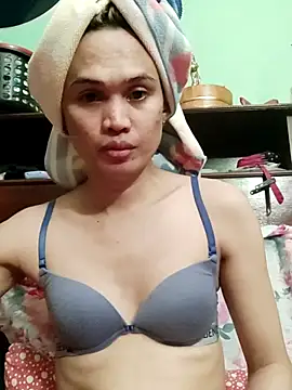 QueenSoreal online show from 06/11/26, 01:42