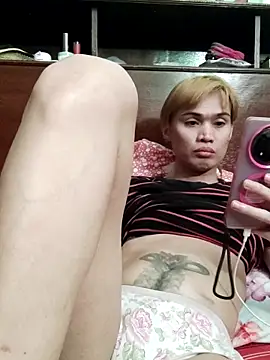 QueenSoreal online show from 06/12/26, 04:17