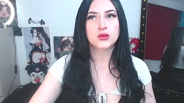 Snapshot of Evelyn_Sheeran chatting on 12/16/25, 03:00 Evelyn Sheeran online show from 12/16/25, 03:00