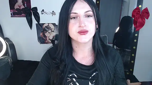Snapshot of Evelyn_Sheeran chatting on 02/19/26, 04:19 Evelyn Sheeran online show from 02/19/26, 04:19