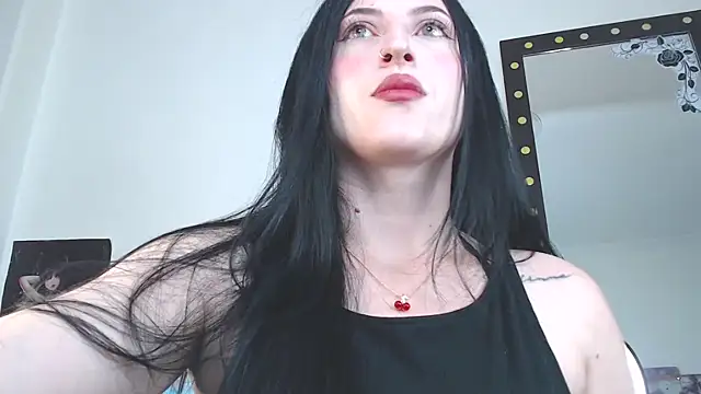 Snapshot of Evelyn_Sheeran chatting on 04/26/26, 03:48 Evelyn Sheeran online show from 04/26/26, 03:48