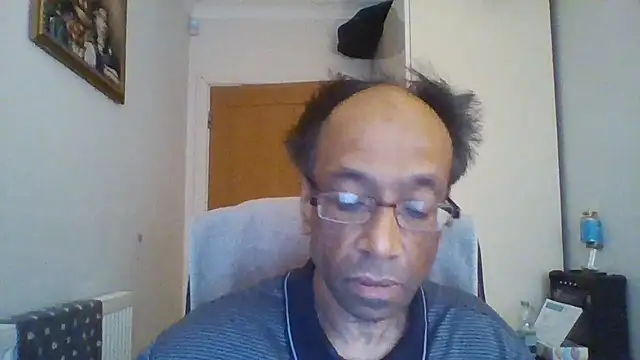 Snapshot of rauncher1 chatting on 11/12/25, 09:53 rauncher1 online show from 11/12/25, 09:53