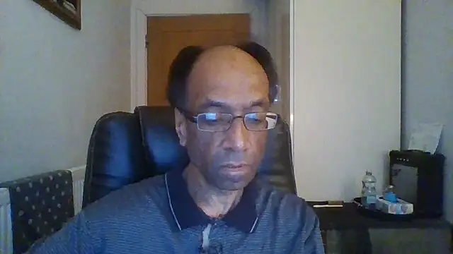 Snapshot of rauncher1 chatting on 11/21/25, 08:57 rauncher1 online show from 11/21/25, 08:57