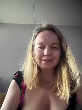 Susanel online show from 12/22/24, 10:38