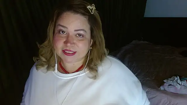 bella savati online show from 01/03/25, 02:54