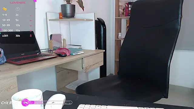 Snapshot of BriannaLorens chatting on 11/05/25, 12:49 BriannaLorens online show from 11/05/25, 12:49