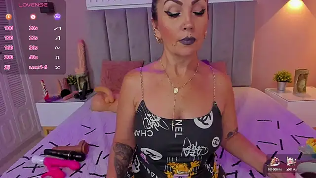 chantall1375 online show from 12/15/24, 07:53