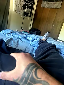 Snapshot of cumgitsumdic chatting on 10/02/25, 03:41 cumgitsumdic online show from 10/02/25, 03:41