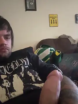 Snapshot of cumgitsumdic chatting on 11/18/25, 06:45 cumgitsumdic online show from 11/18/25, 06:45