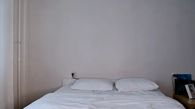 Snapshot of Milky___Way chatting on 11/19/25, 10:04 Milky Way online show from 11/19/25, 10:04