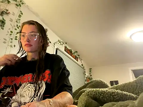 Snapshot of lexymarie chatting on 10/27/25, 12:58 lexymarie online show from 10/27/25, 12:58