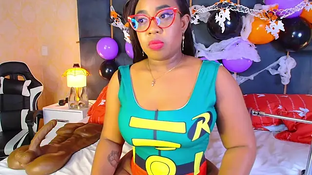 Snapshot of CaseyMoon chatting on 10/24/25, 12:56 CaseyMoon online show from 10/24/25, 12:56