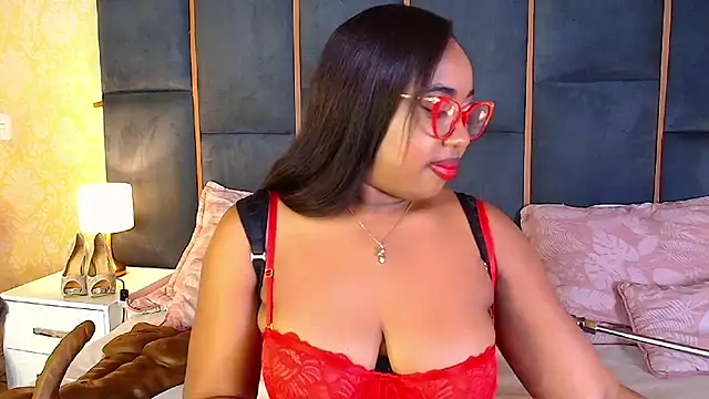 Snapshot of CaseyMoon chatting on 11/01/25, 12:51 CaseyMoon online show from 11/01/25, 12:51