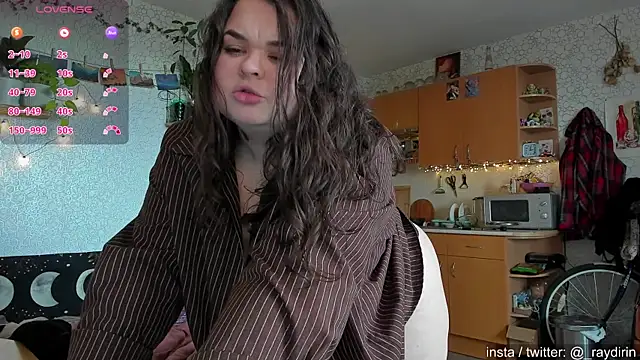 Snapshot of Raydirin chatting on 09/24/25, 11:57 Raydirin online show from 09/24/25, 11:57