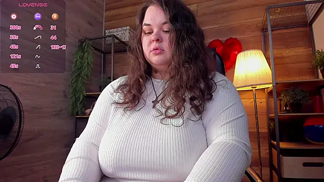 Snapshot of Raydirin chatting on 10/21/25, 04:19 Raydirin online show from 10/21/25, 04:19