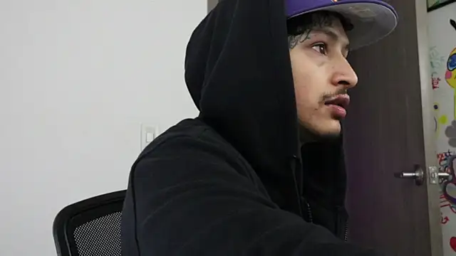 trieone online show from 09/22/25, 11:34