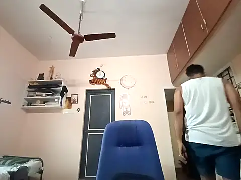 Snapshot of luckyloki chatting on 03/23/25, 04:27 luckyloki online show from 03/23/25, 04:27