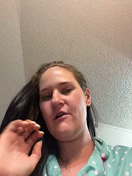 lolabunny9 online show from 05/17/26, 02:57