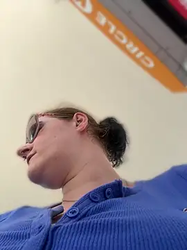 lolabunny9 online show from 06/11/26, 02:15