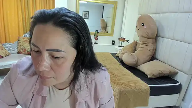 Snapshot of gaby_trent chatting on 09/13/25, 02:17 gaby trent online show from 09/13/25, 02:17