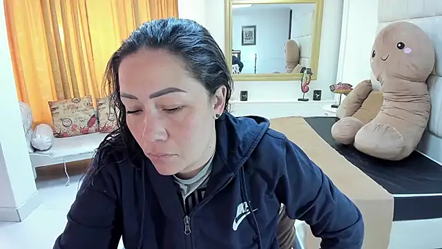 Snapshot of gaby_trent chatting on 09/17/25, 01:13 gaby trent online show from 09/17/25, 01:13