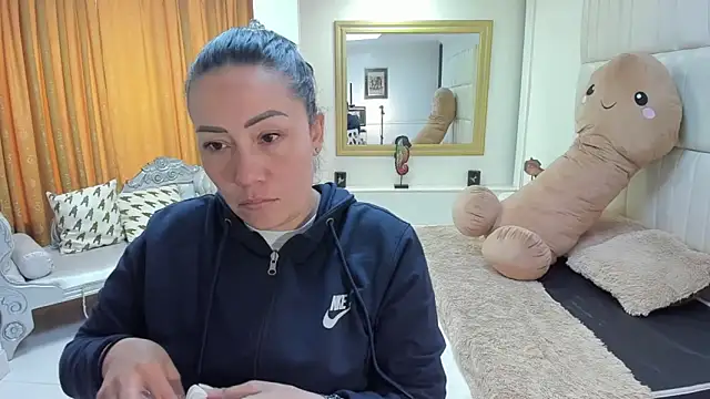 gaby trent online show from 11/22/25, 02:16