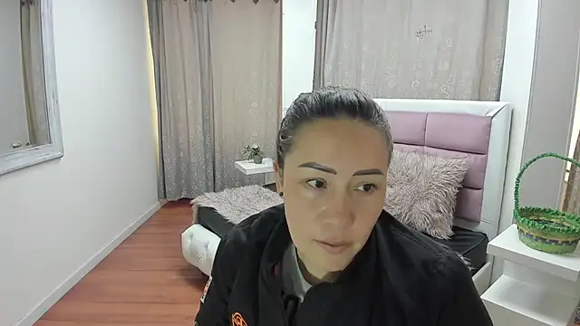 gaby trent online show from 06/18/26, 04:11