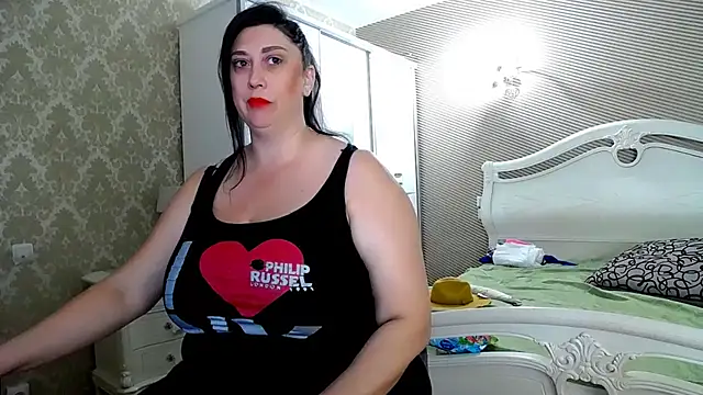 Evelyn Shy online show from 10/28/25, 07:34