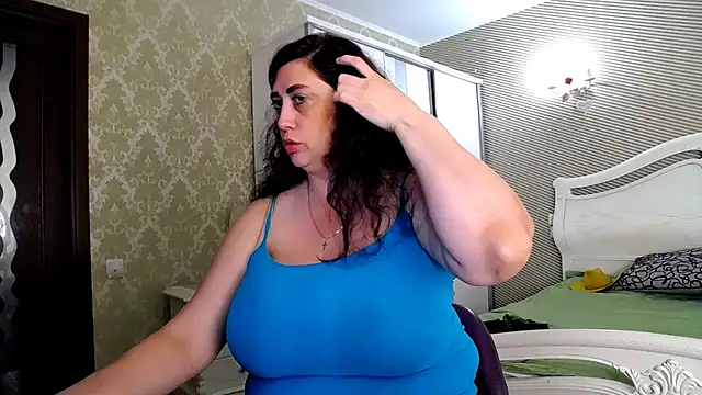 Evelyn Shy online show from 07/14/26, 10:43