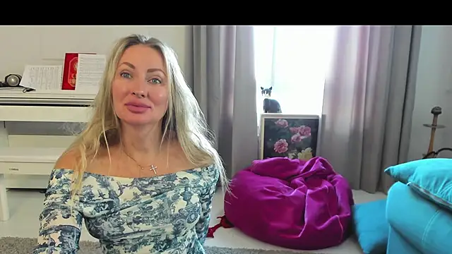 Veola new online show from 10/08/25, 03:59