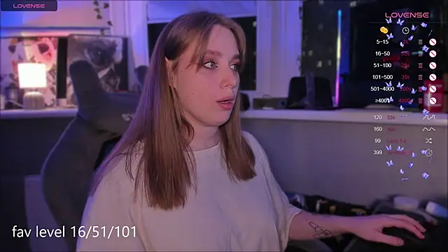 Snapshot of Rachel_Ro chatting on 10/28/25, 06:43 Rachel Ro online show from 10/28/25, 06:43