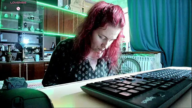 Snapshot of pa1e_pr1ncess chatting on 02/15/25, 06:33 pa1e pr1ncess online show from 02/15/25, 06:33