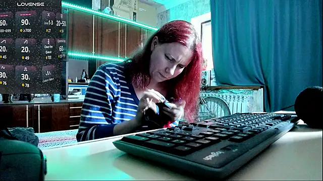 Snapshot of pa1e_pr1ncess chatting on 02/16/25, 02:21 pa1e pr1ncess online show from 02/16/25, 02:21