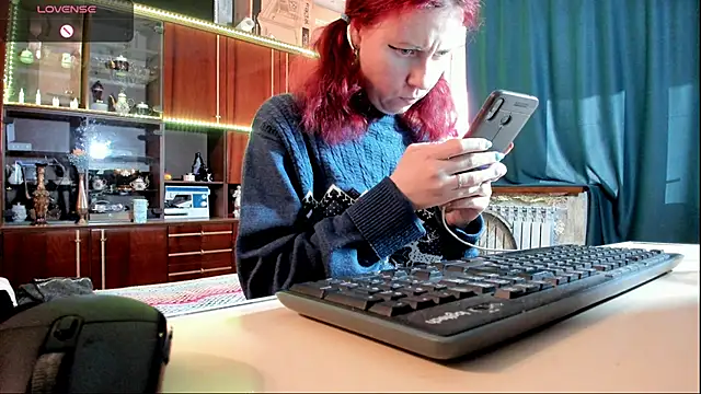 Snapshot of pa1e_pr1ncess chatting on 02/17/25, 12:16 pa1e pr1ncess online show from 02/17/25, 12:16