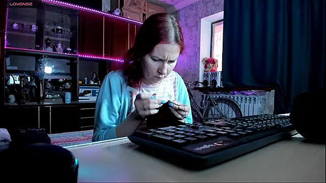 Snapshot of pa1e_pr1ncess chatting on 02/18/25, 12:39 pa1e pr1ncess online show from 02/18/25, 12:39