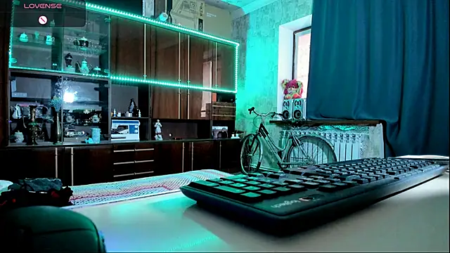 Snapshot of pa1e_pr1ncess chatting on 02/19/25, 05:27 pa1e pr1ncess online show from 02/19/25, 05:27