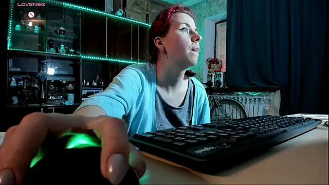 Snapshot of pa1e_pr1ncess chatting on 02/19/25, 01:28 pa1e pr1ncess online show from 02/19/25, 01:28