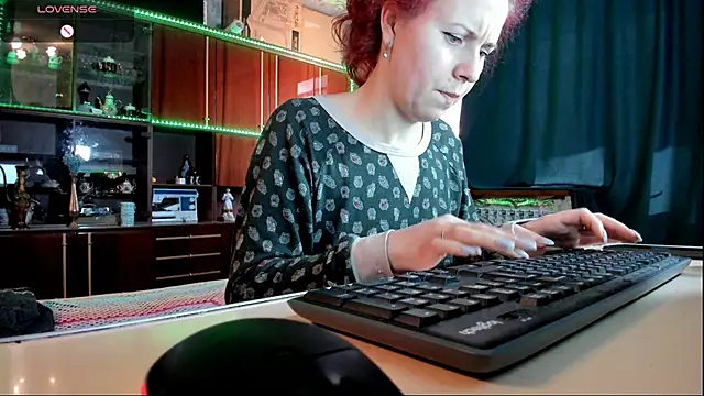 Snapshot of pa1e_pr1ncess chatting on 03/04/25, 12:01 pa1e pr1ncess online show from 03/04/25, 12:01