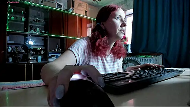 Snapshot of pa1e_pr1ncess chatting on 03/14/25, 11:01 pa1e pr1ncess online show from 03/14/25, 11:01