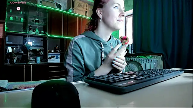 Snapshot of pa1e_pr1ncess chatting on 03/15/25, 06:47 pa1e pr1ncess online show from 03/15/25, 06:47