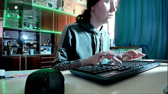 Snapshot of pa1e_pr1ncess chatting on 03/15/25, 11:08 pa1e pr1ncess online show from 03/15/25, 11:08