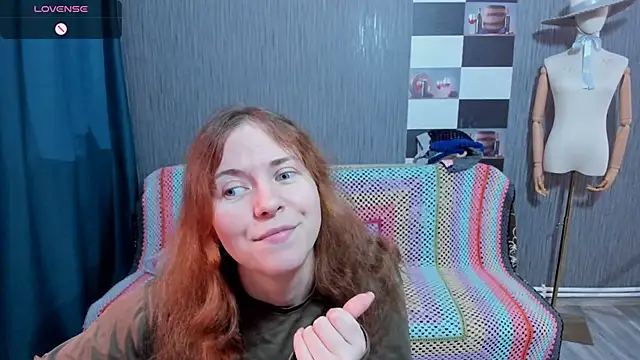 Snapshot of pa1e_pr1ncess chatting on 10/30/25, 08:05 pa1e pr1ncess online show from 10/30/25, 08:05